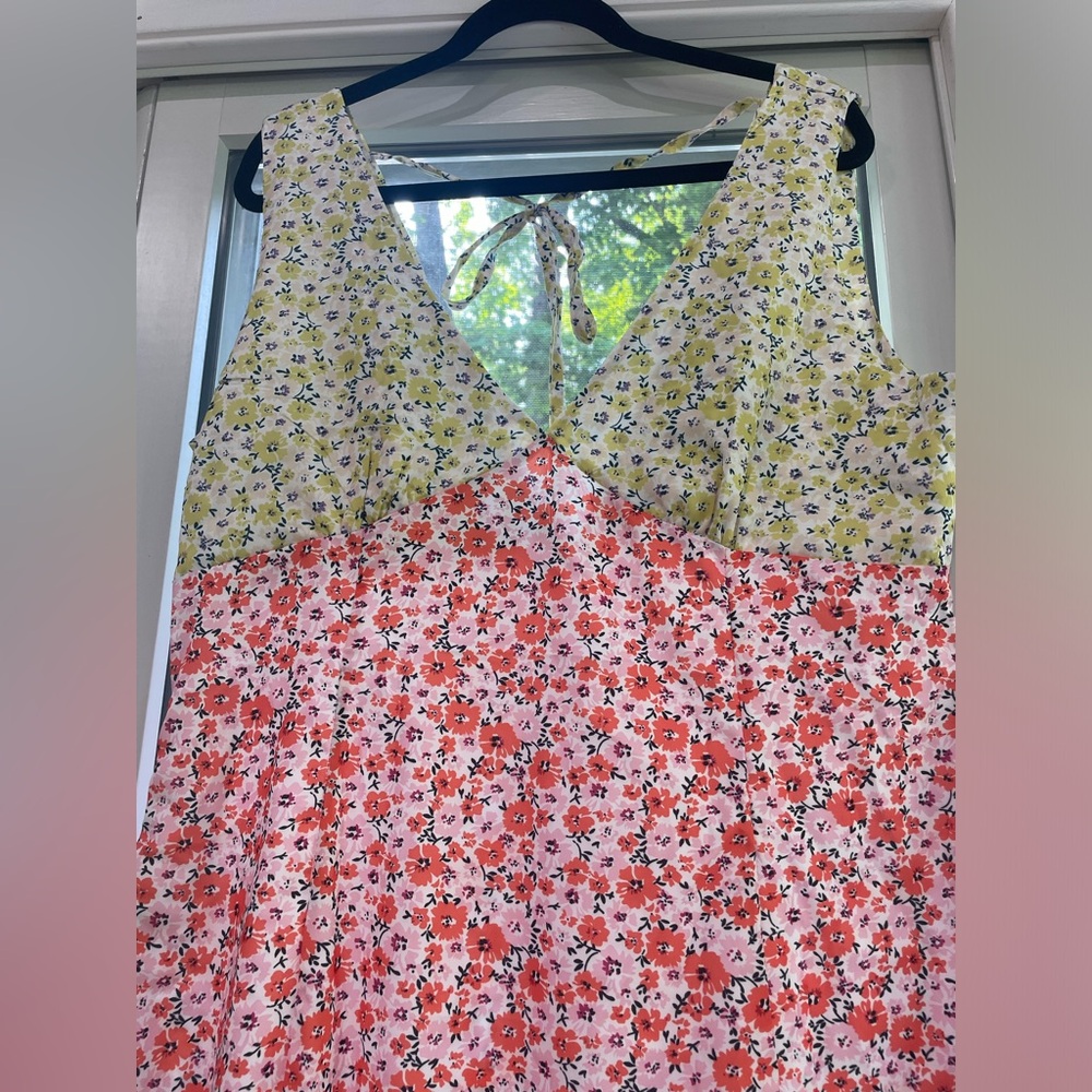 Floral Maxi Dress - Picture 6 of 9